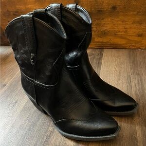 Circus cowgirl boots